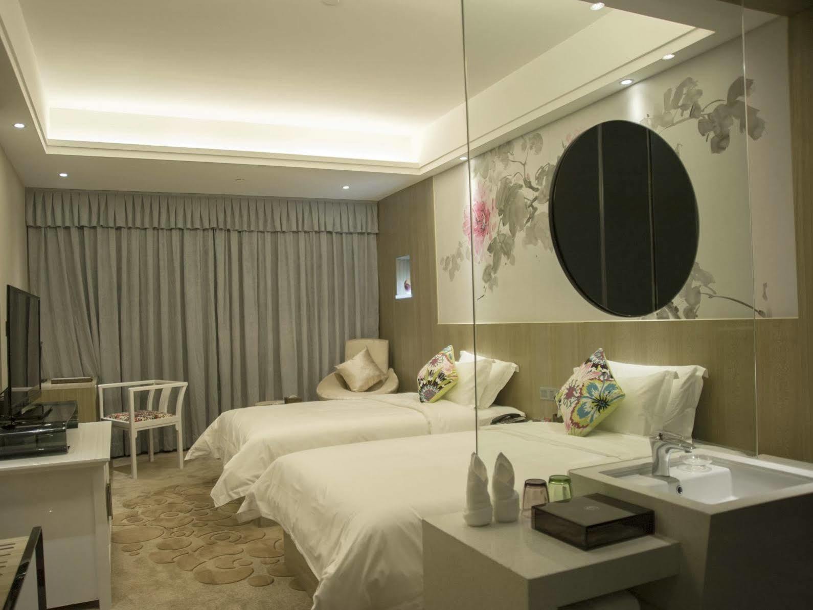 Paco Hotel Tаojin Metro Guangzhou - Free Shuttle Bus For Centen Fair Buitenkant foto